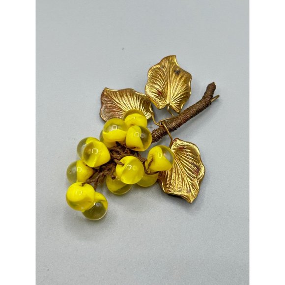 Possibly Miriam Haskell Grape Brooch Glass Givre Yellow & Brass Leaf Hand Wired - Picture 2 of 6